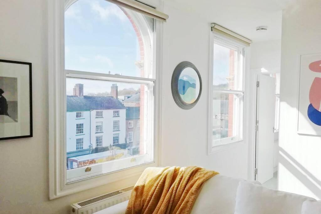Cosy, Elegant Apartment In Heart Of Ludlow Town Exterior photo