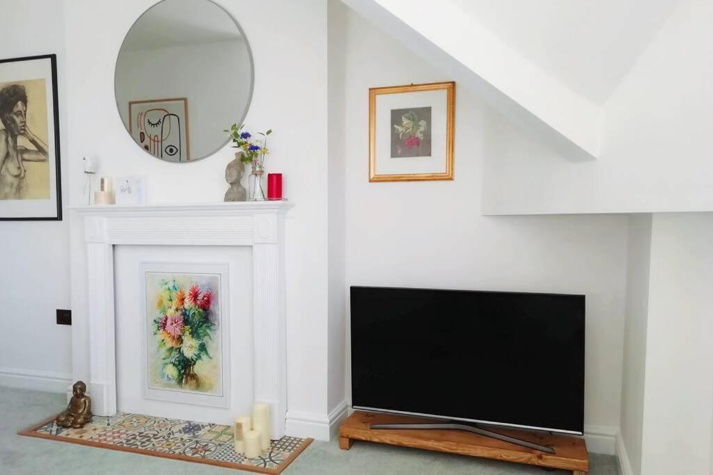 Cosy, Elegant Apartment In Heart Of Ludlow Town Exterior photo